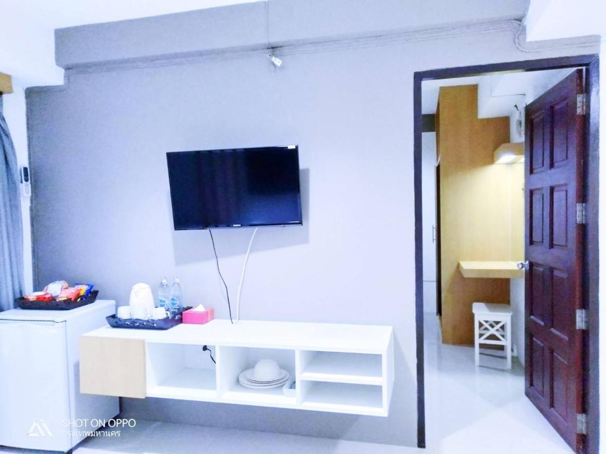 Beerapan Hotel Бангкок Экстерьер фото