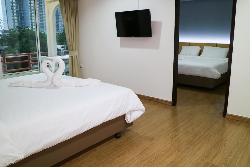 Beerapan Hotel Бангкок Экстерьер фото