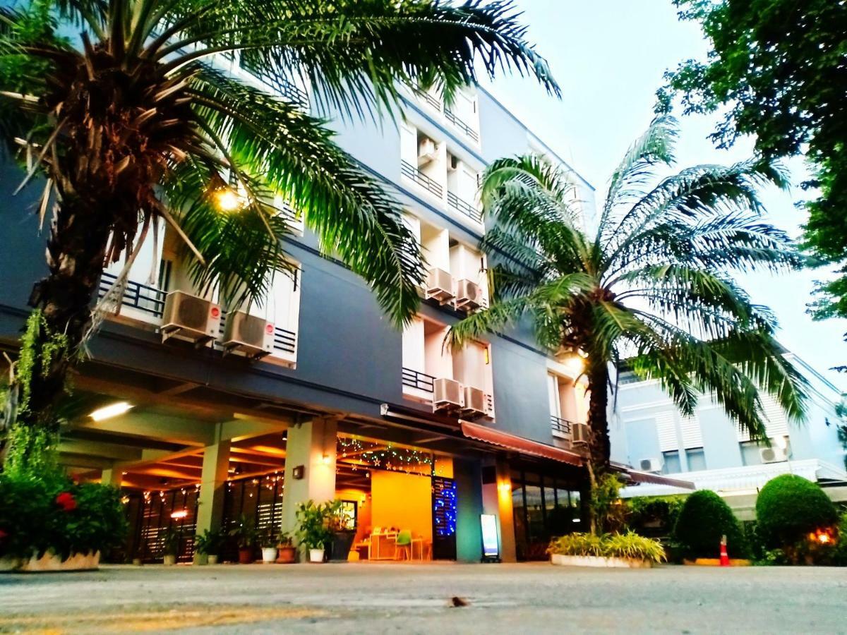 Beerapan Hotel Бангкок Экстерьер фото